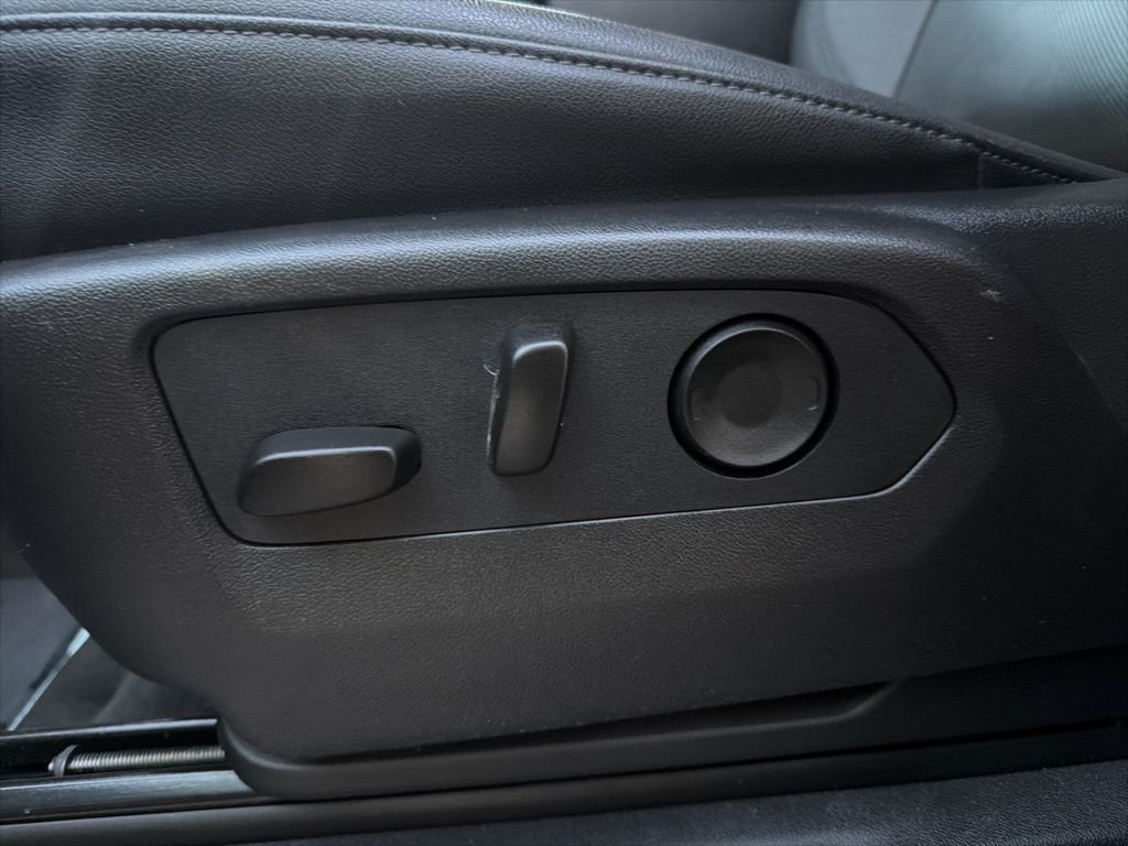 Used 2025 Black GMC SLT image 14