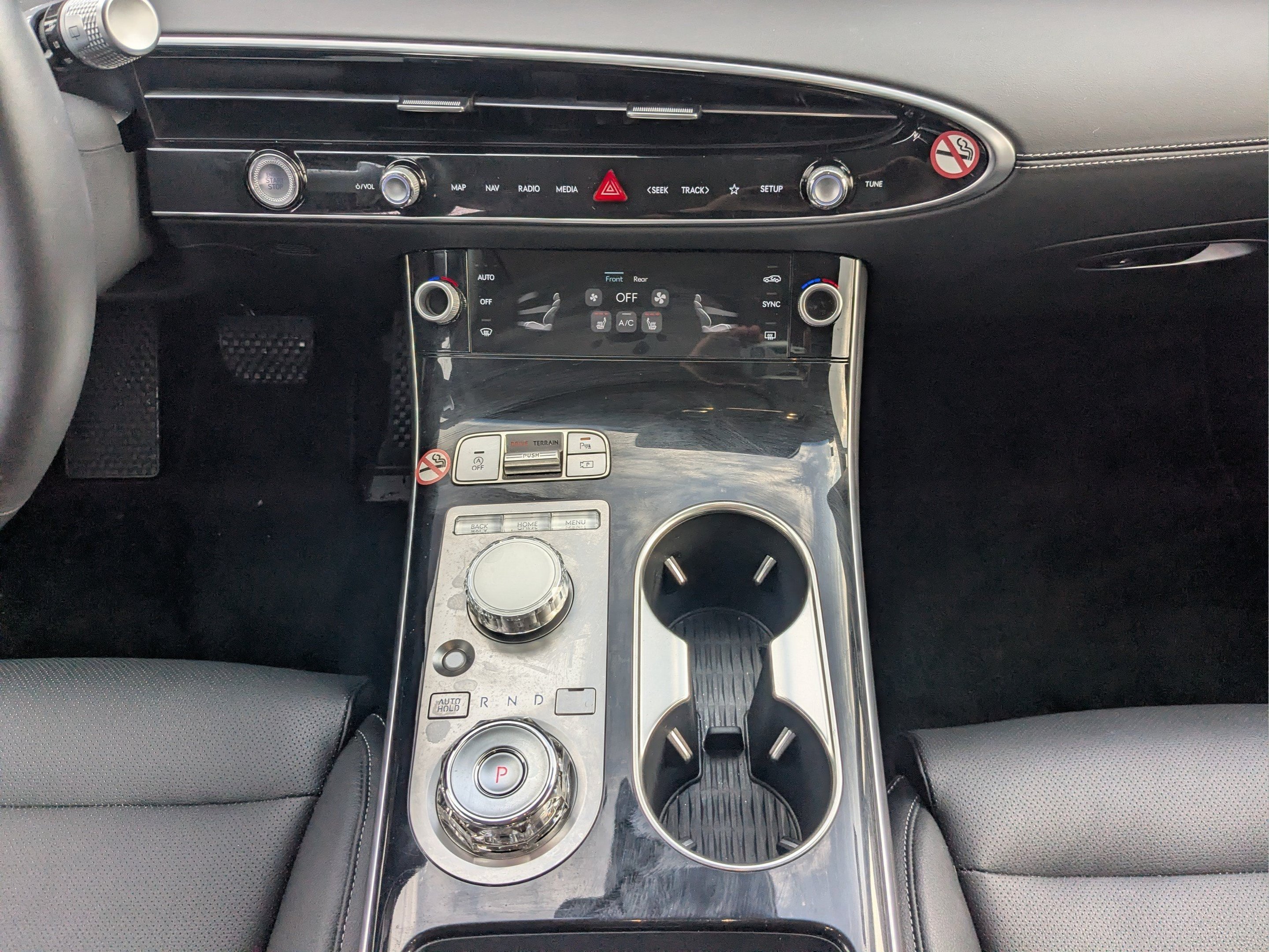 2026 GENESIS GV70 Standard - Photo 18