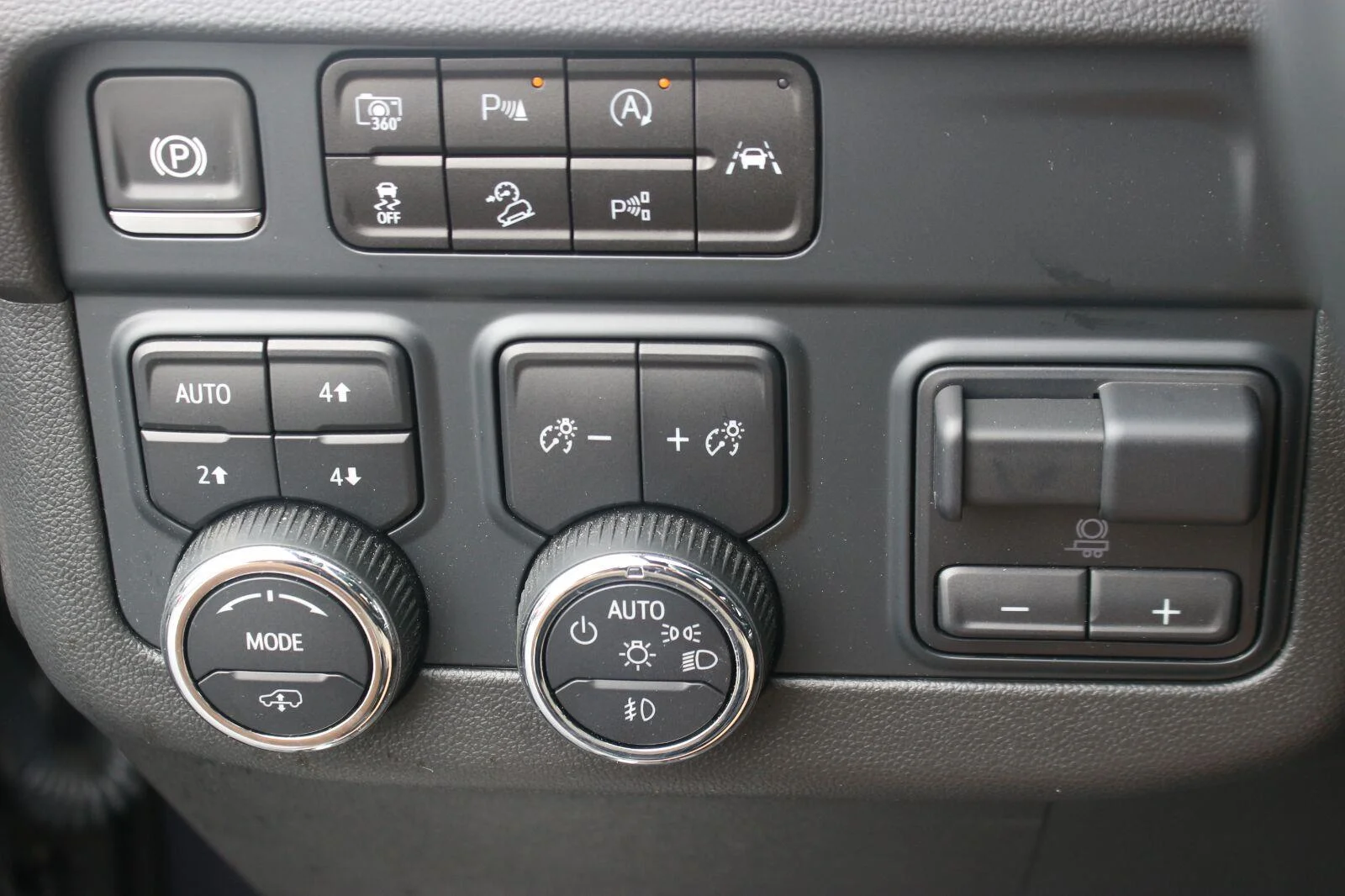 Used 2025 Dark Ash Metallic Chevrolet RST image 30