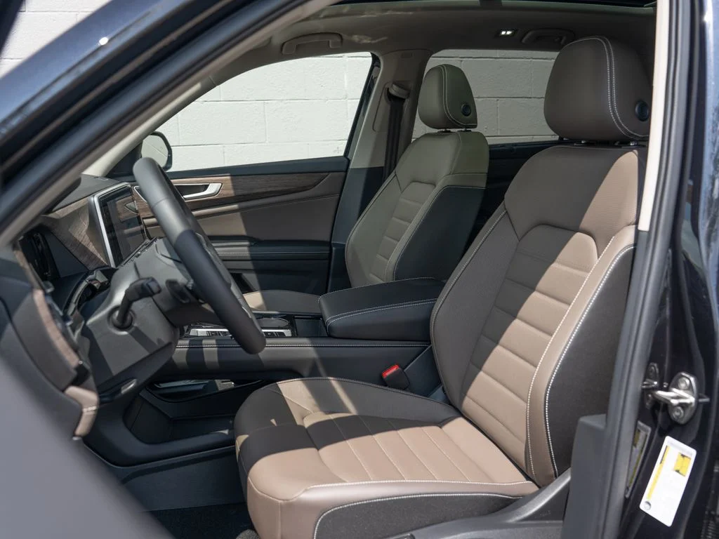 New 2026 Black Volkswagen 2.0T SEL image 8