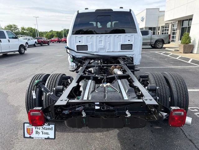 New 2026 Oxford White Ford F-550® XL image 28