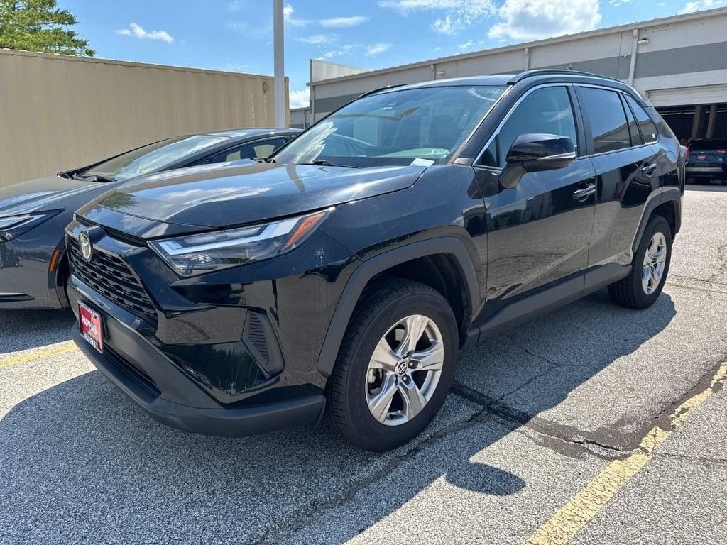 Used 2022 Black Toyota XLE image 3