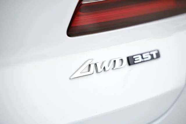 Used 2024 Alta White Genesis 3.5T Prestige image 8