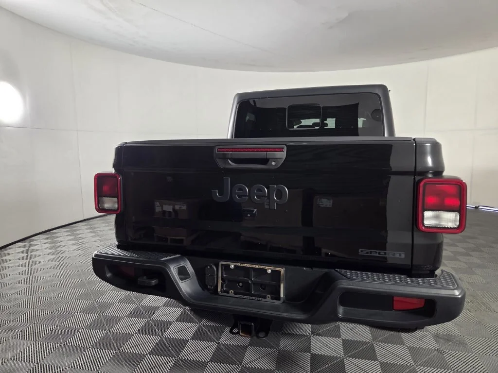 Used 2020 Black Clearcoat Jeep Sport S image 6