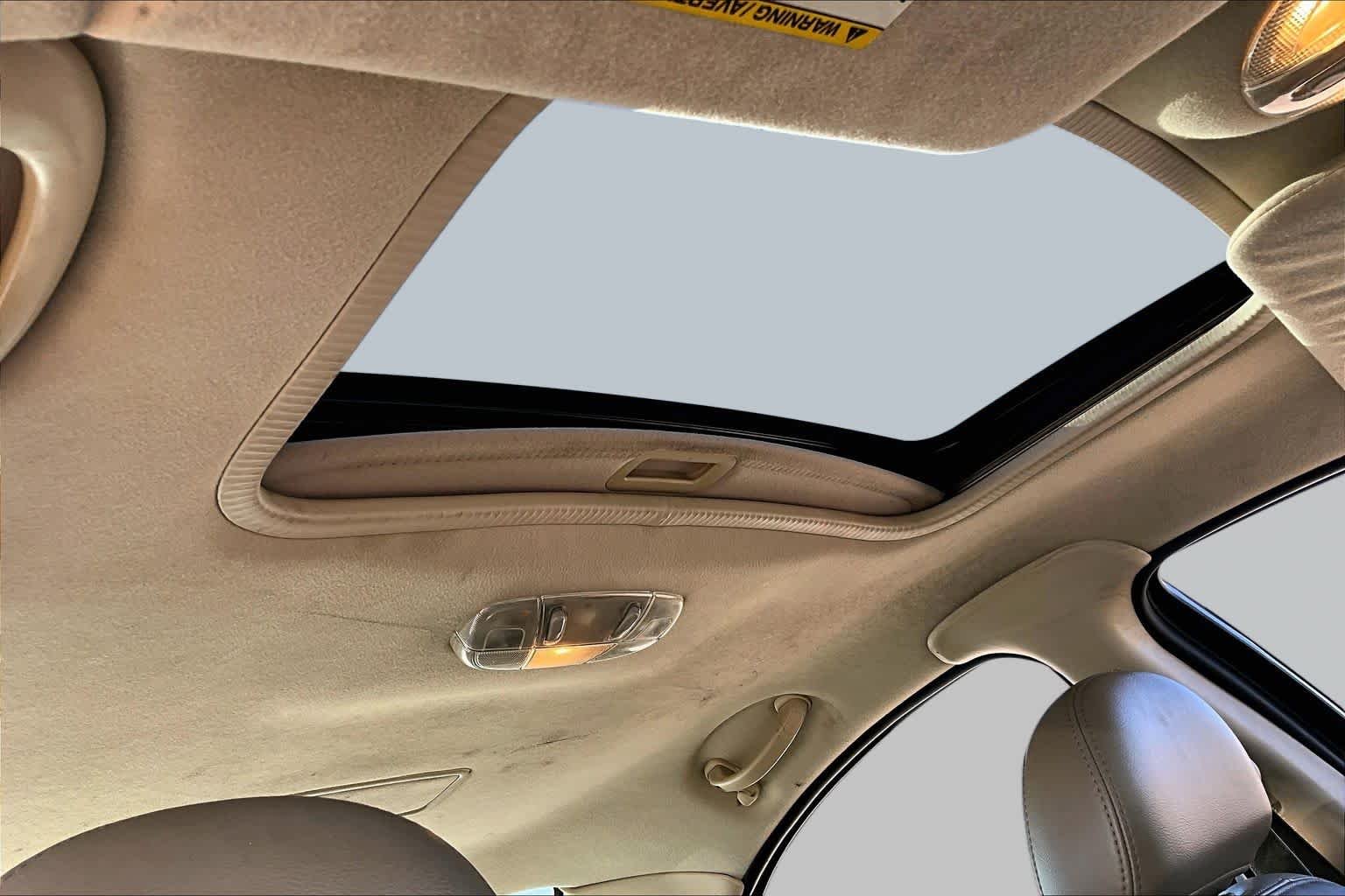 Used 2005 Vibrant White Mercury LS image 13