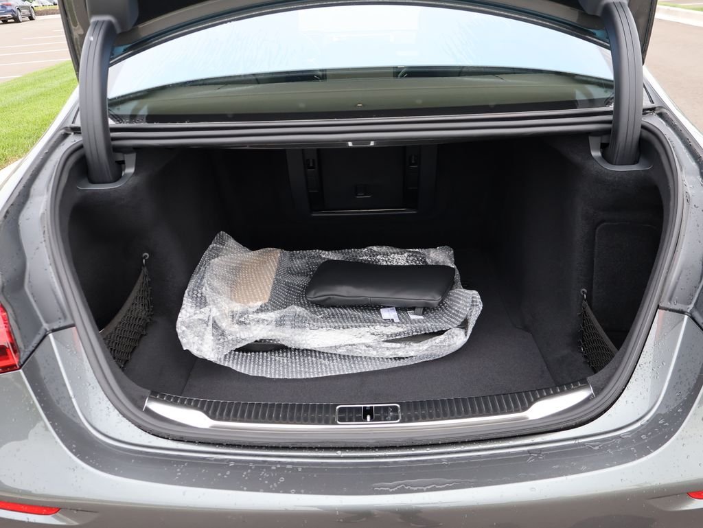 New 2026 MANUFAKTUR Graphite Metallic Mercedes-Benz S 580 image 20