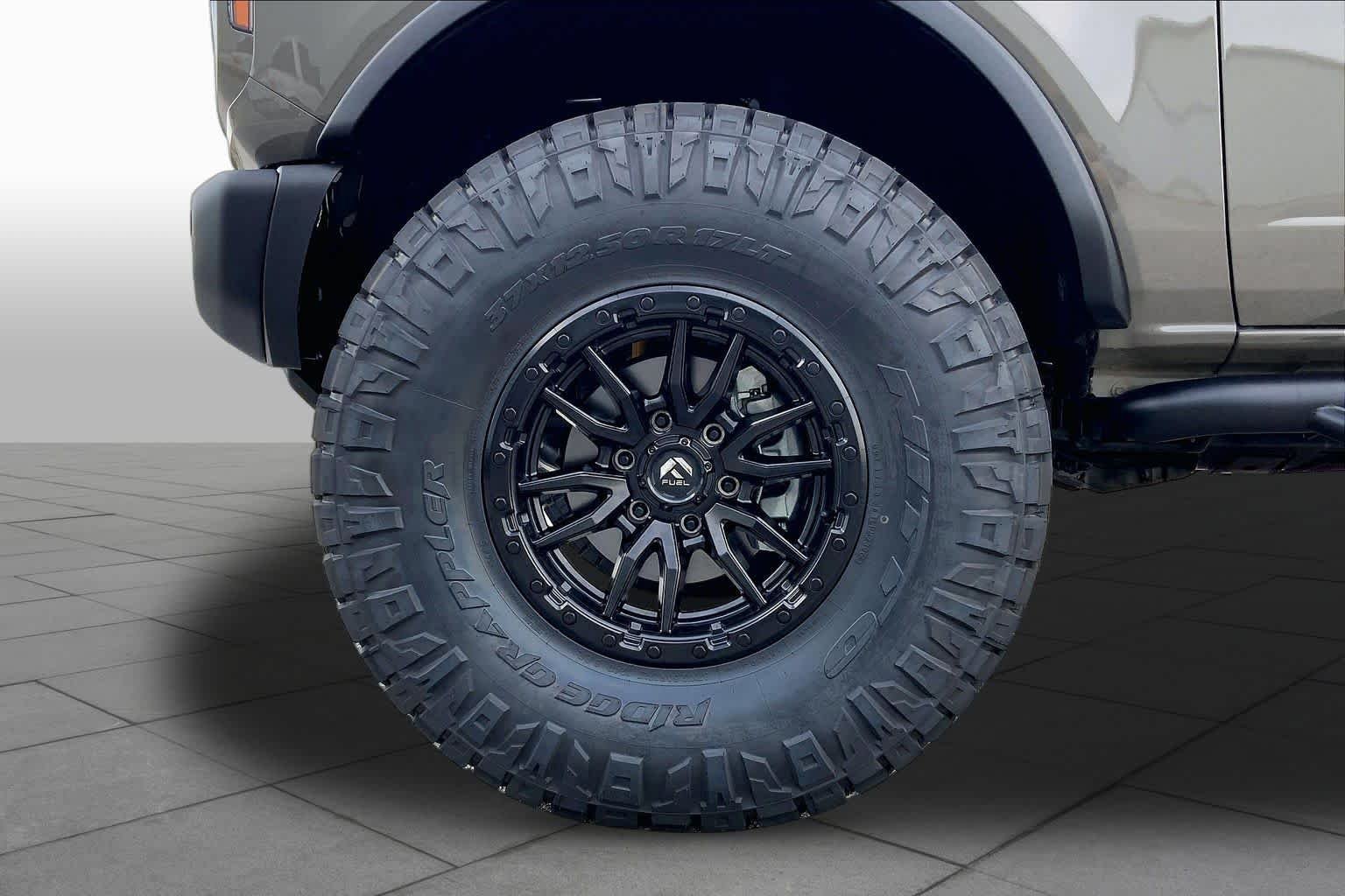 New 2026 Marsh Gray Ford Badlands image 12