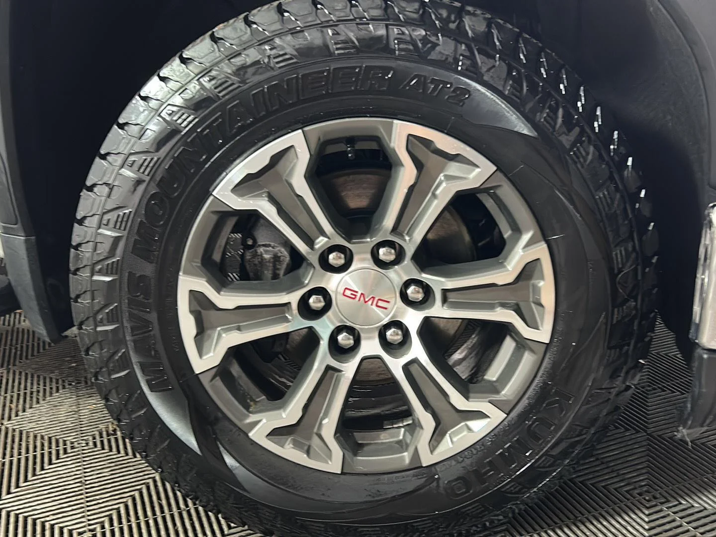 Used 2022 Summit White GMC SLT image 2