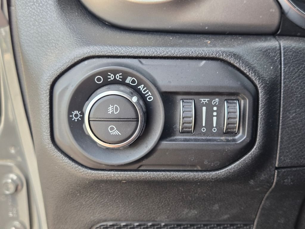 Used 2020 Gray Jeep Sport image 24