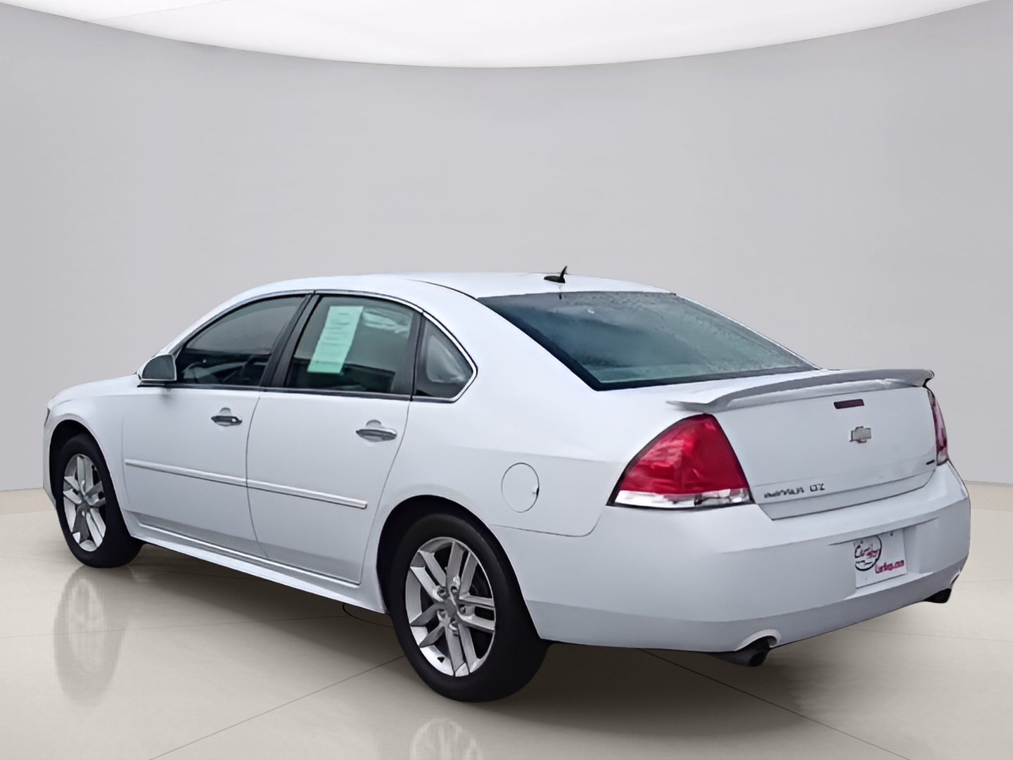 Used 2016 White Chevrolet LTZ image 3