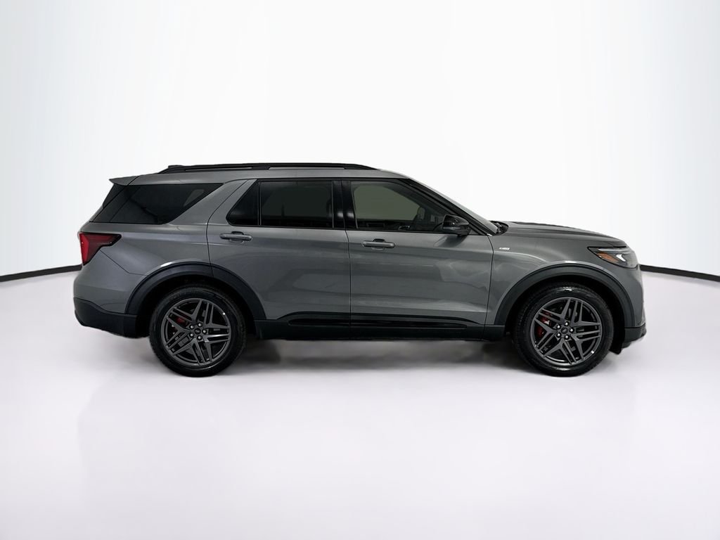 Used 2025 Gray Metallic Ford ST-Line image 4