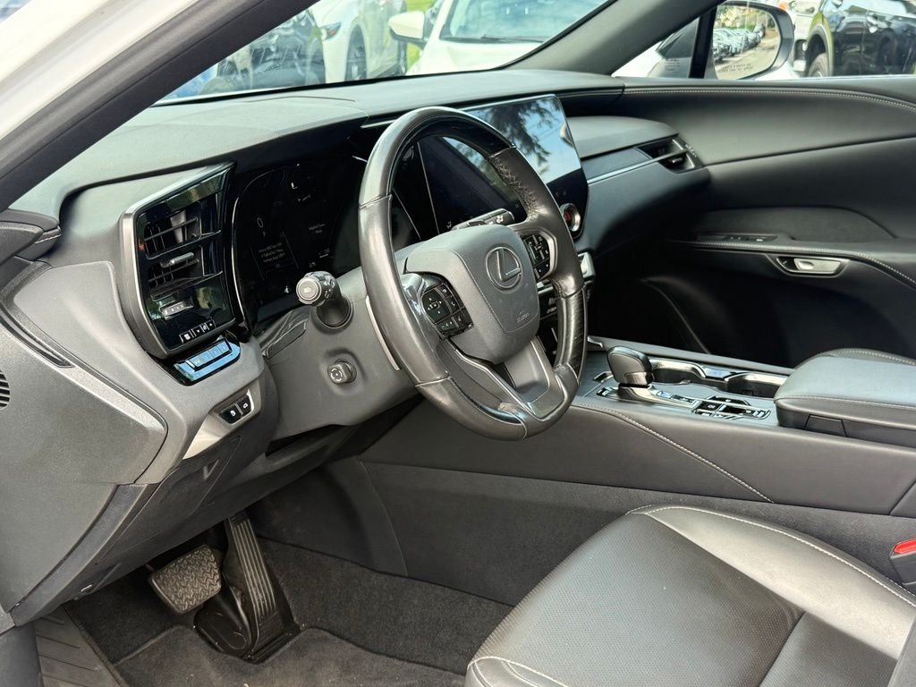 Used 2025 Ultra White Lexus 350h F SPORT Design image 21