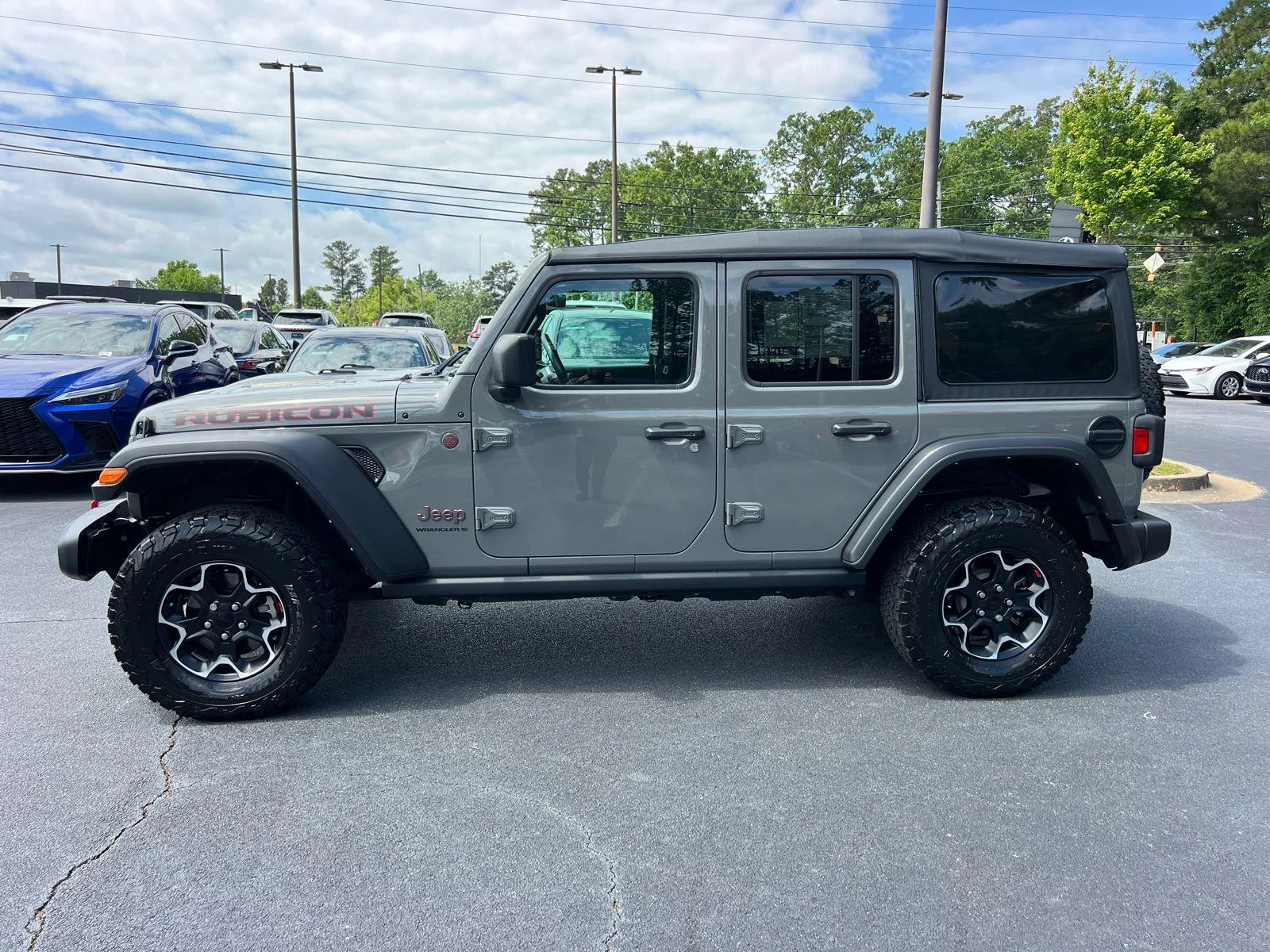 Used 2023 Sting-Gray Clearcoat Jeep Rubicon image 9