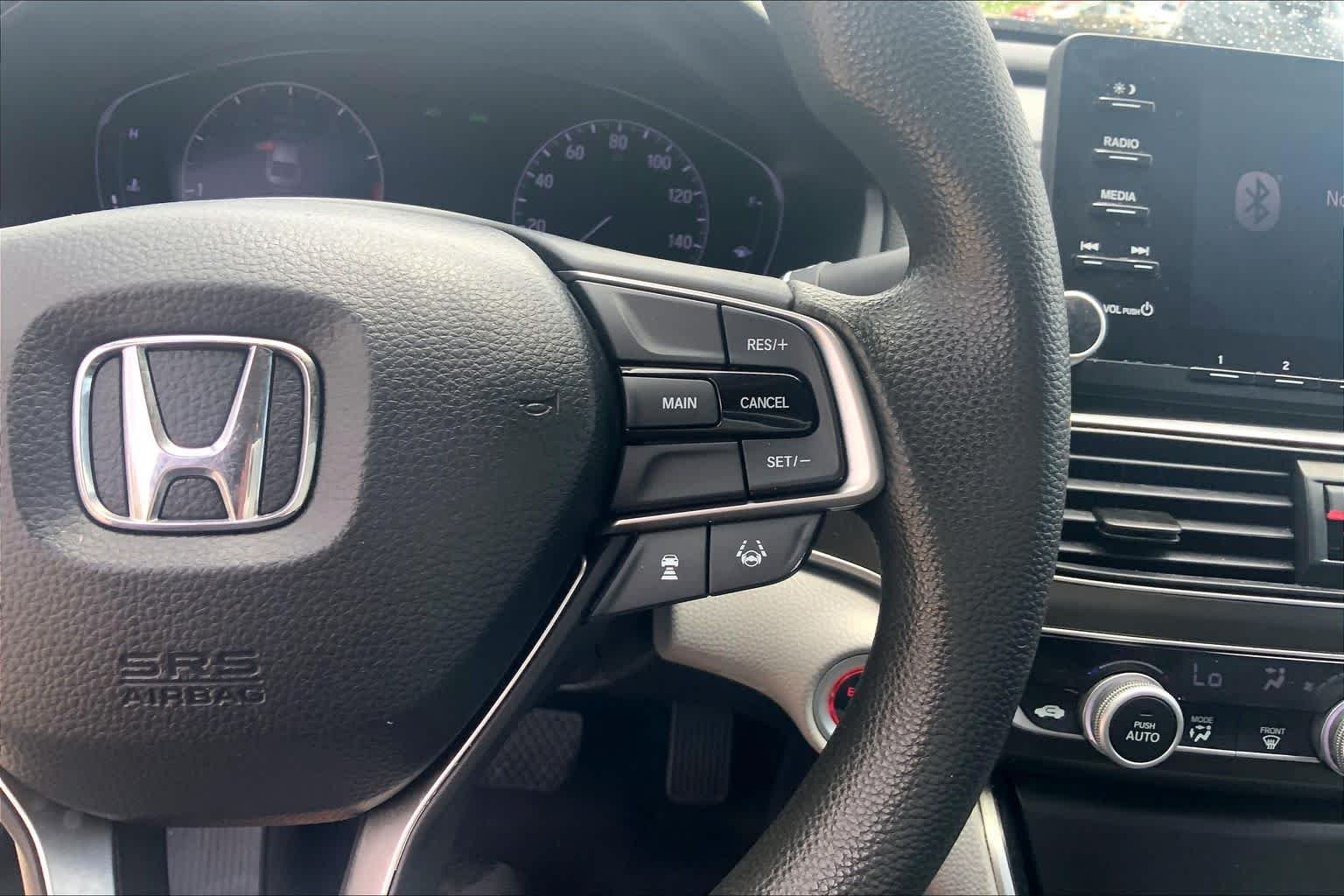 Used 2018 Lunar Silver Metallic Honda LX 1.5T image 24