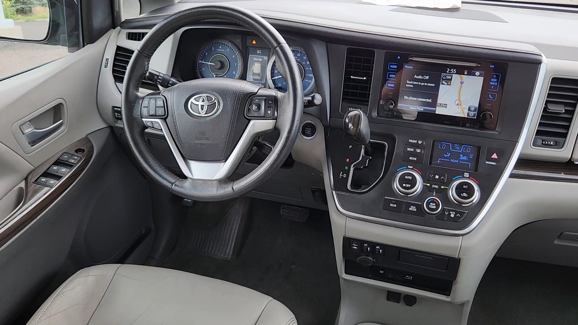Used 2016 Predawn Gray Mica Toyota XLE Premium image 5