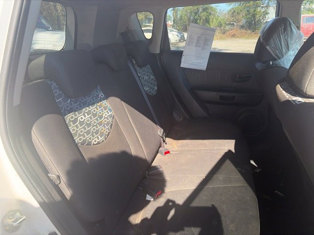 Used 2010 White Kia Plus image 17
