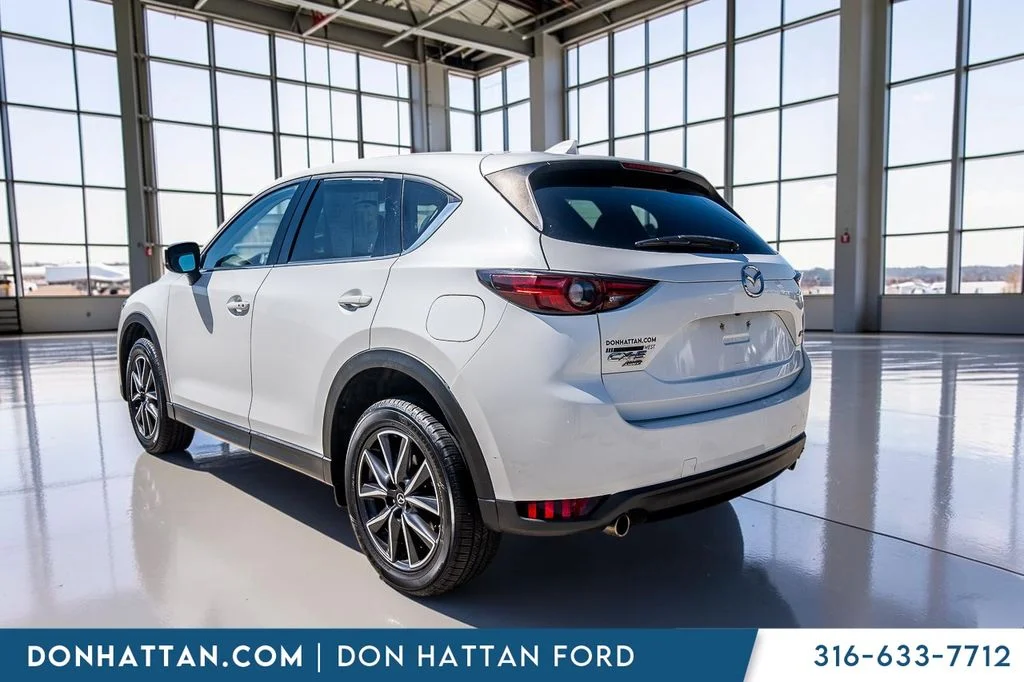 Used 2017 Snowflake White Pearl Metallic Mazda Grand Touring image 29