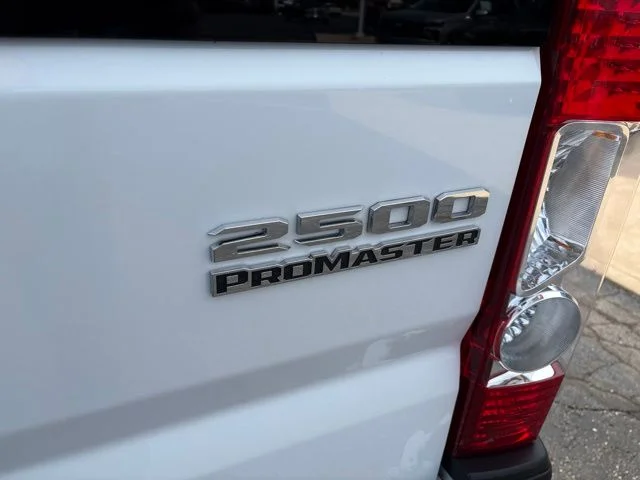 Used 2023 White Ram Base image 18