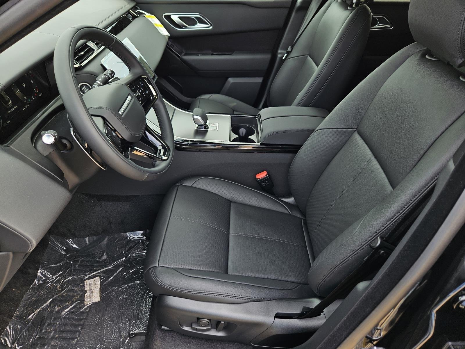 New 2026 Santorini Black Land Rover Dynamic SE image 23