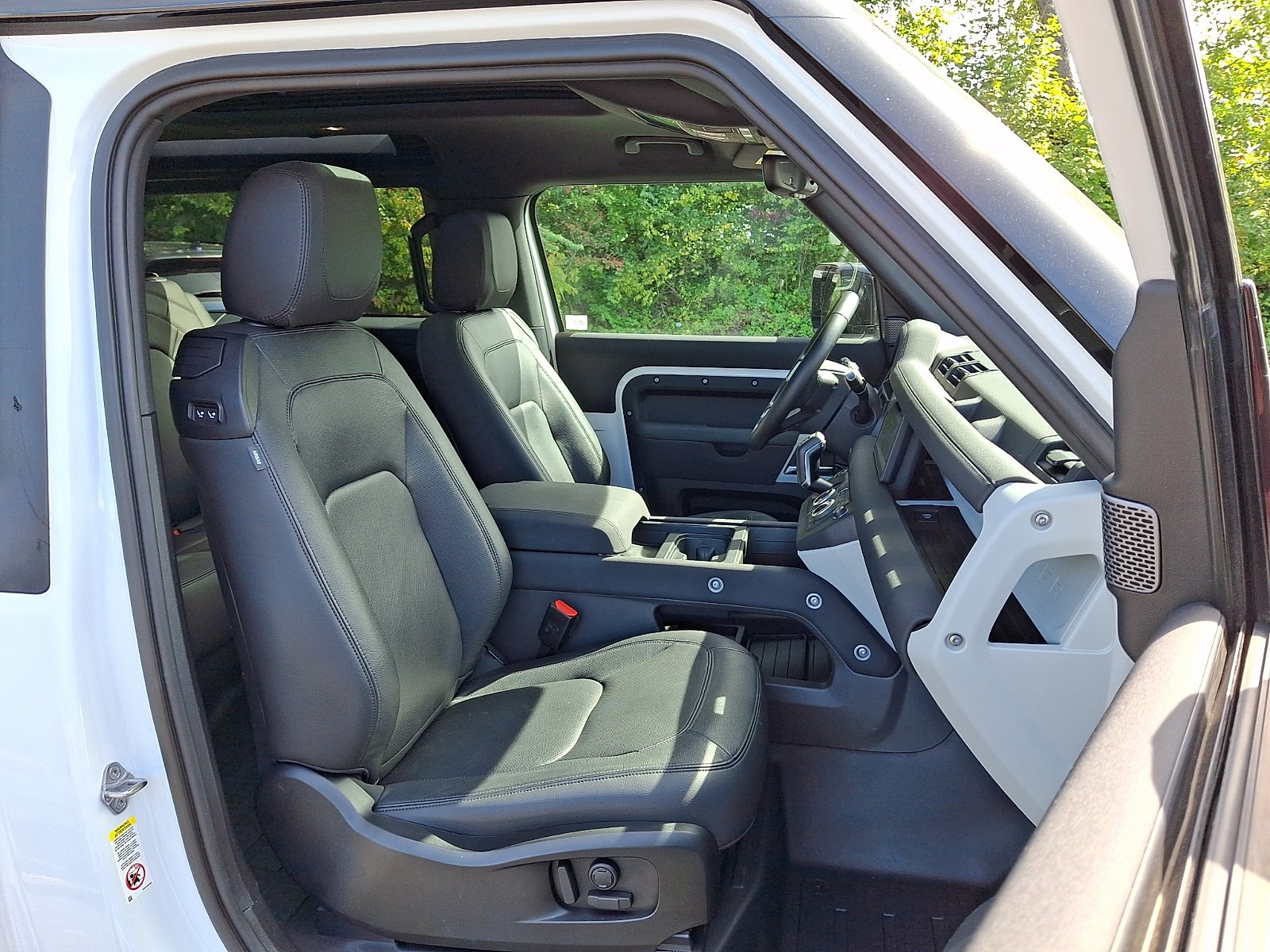 Certified Used 2023 Fuji White - 1AA Land Rover 90 S image 3
