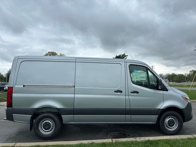 New 2026 High-tech silver metallic Mercedes-Benz Cargo 144 WB image 6