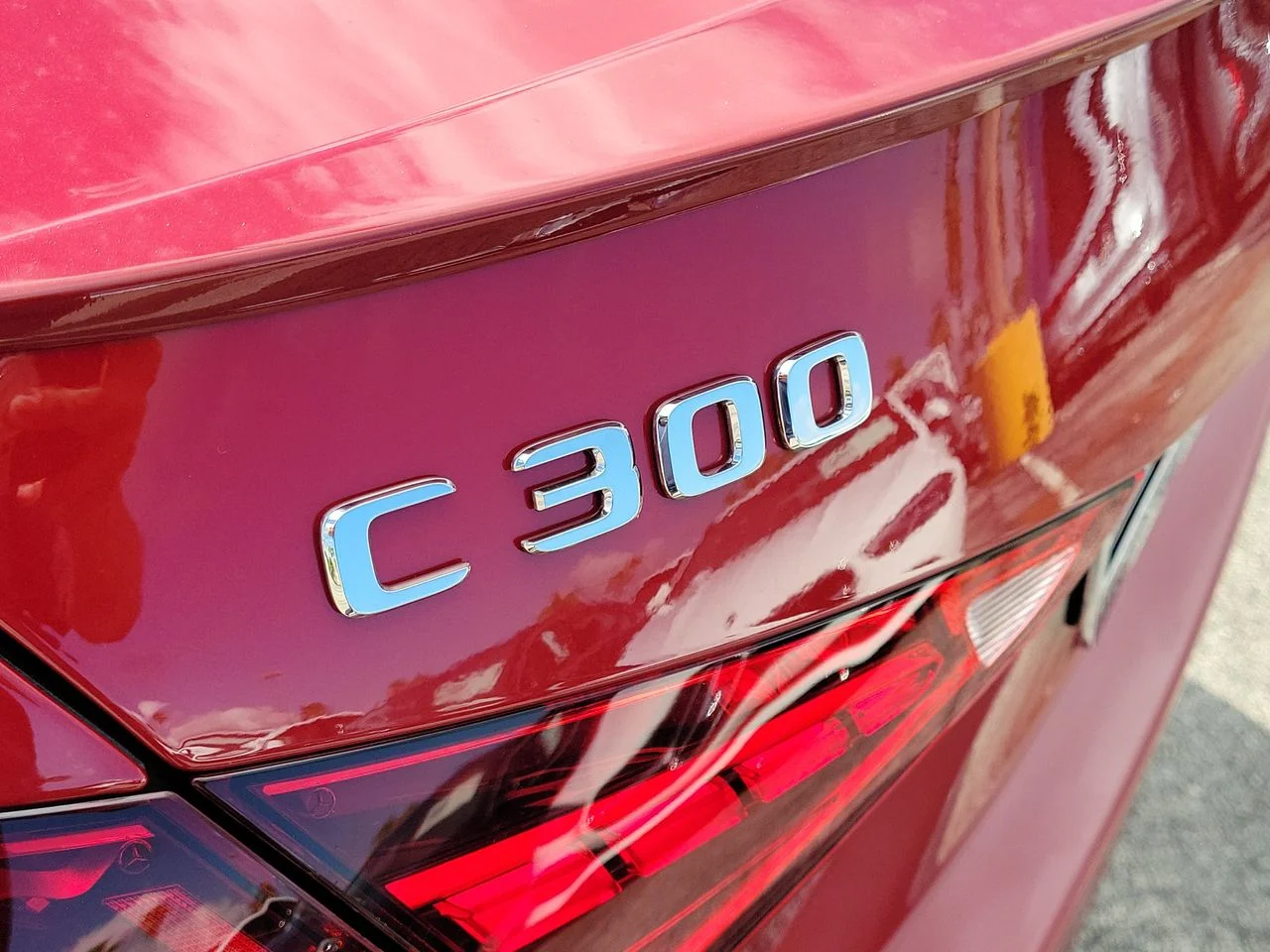 New 2026 MANUFAKTUR Patagonia Red Metallic Mercedes-Benz C 300 image 7