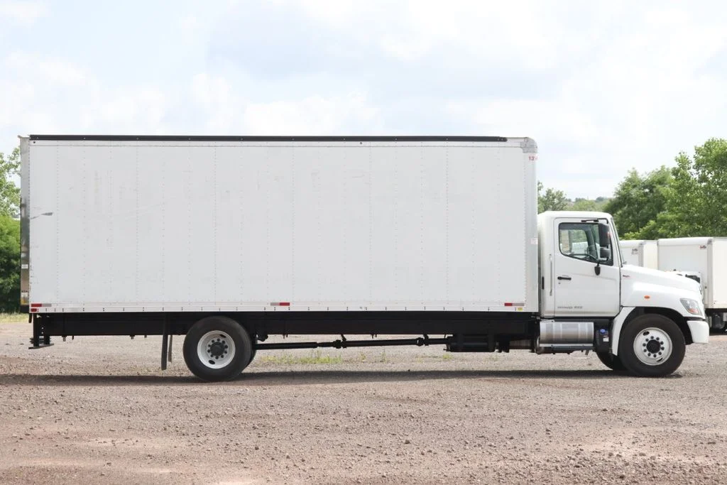 Used 2020  Hino 268 image 10