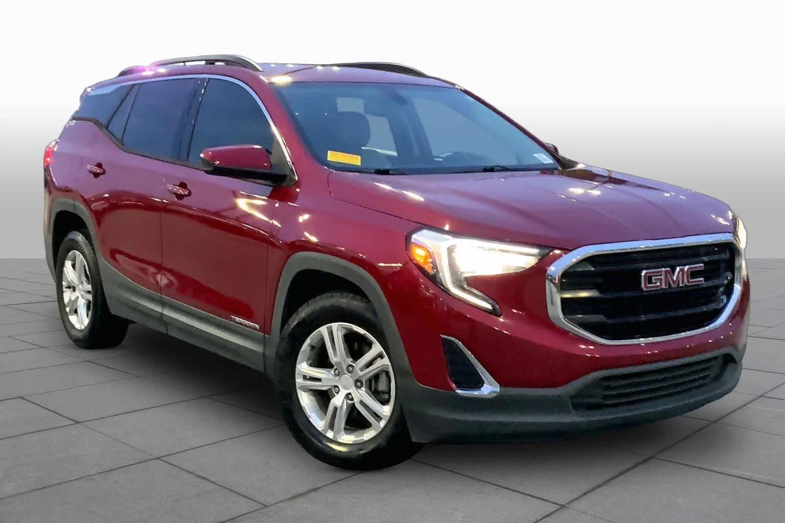 Used 2019 Red Quartz Tintcoat GMC SLE image 3