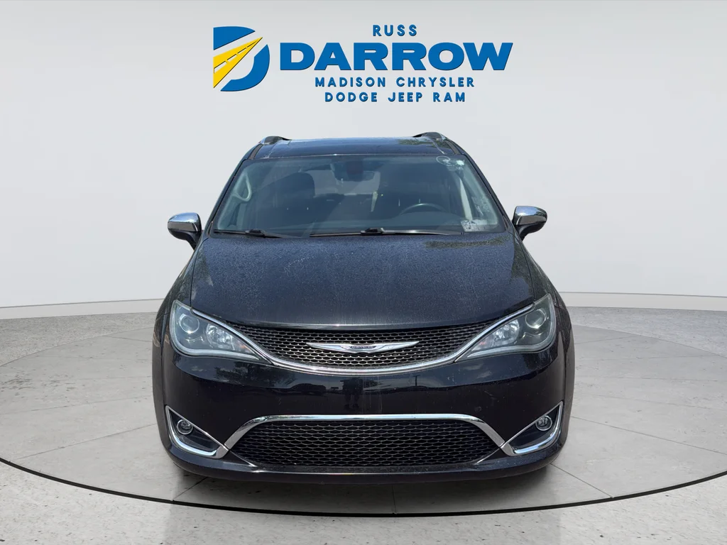 Used 2019 Black Chrysler Limited image 8