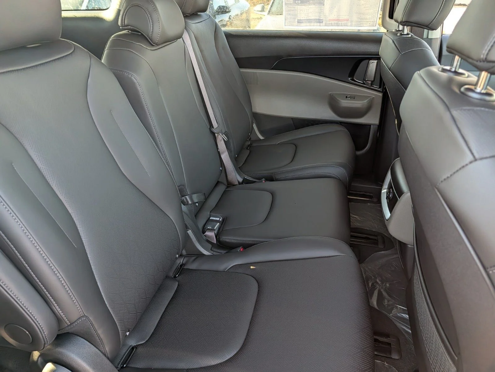 2026 Kia Carnival LXS - Photo 21