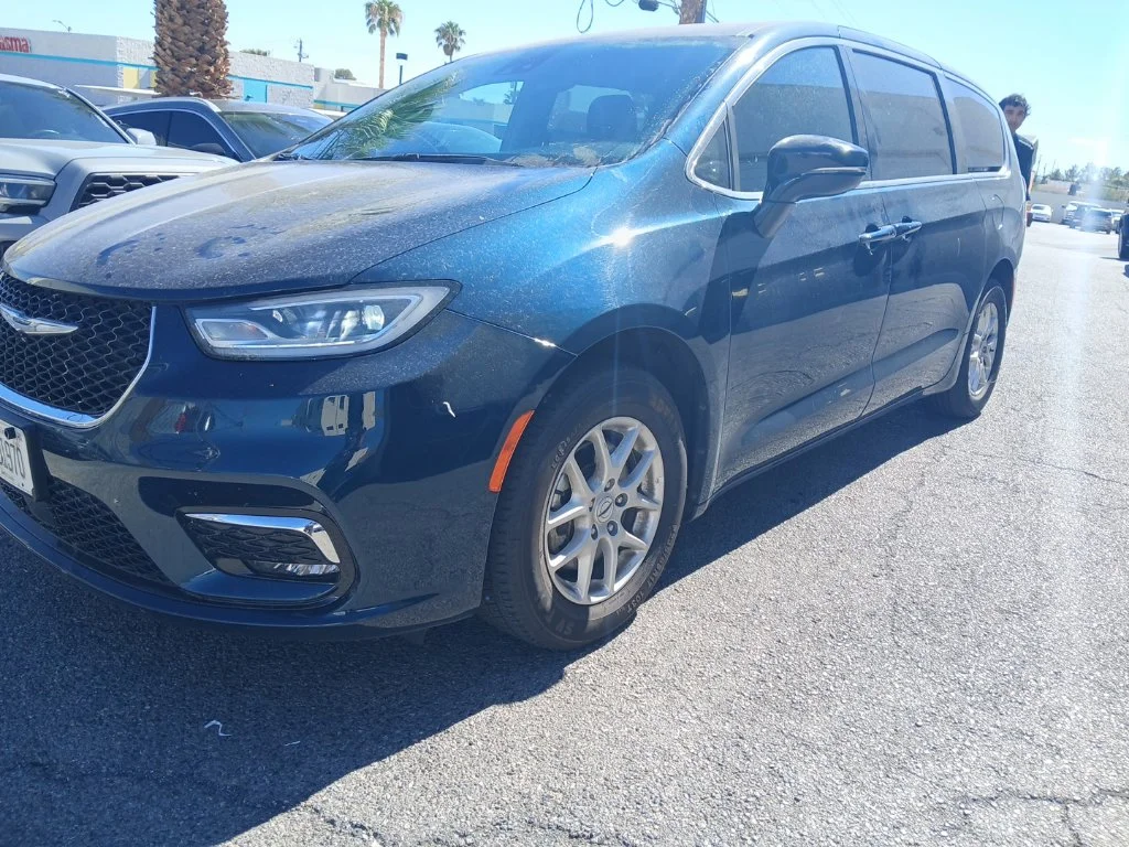 2025 Chrysler Pacifica Select