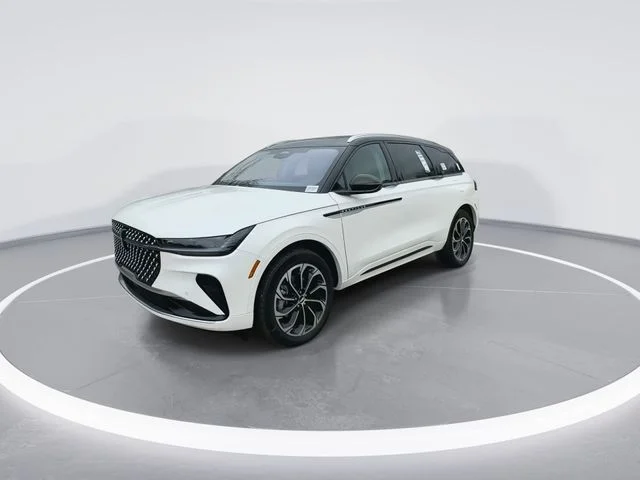 Used 2025 White Lincoln Reserve image 3