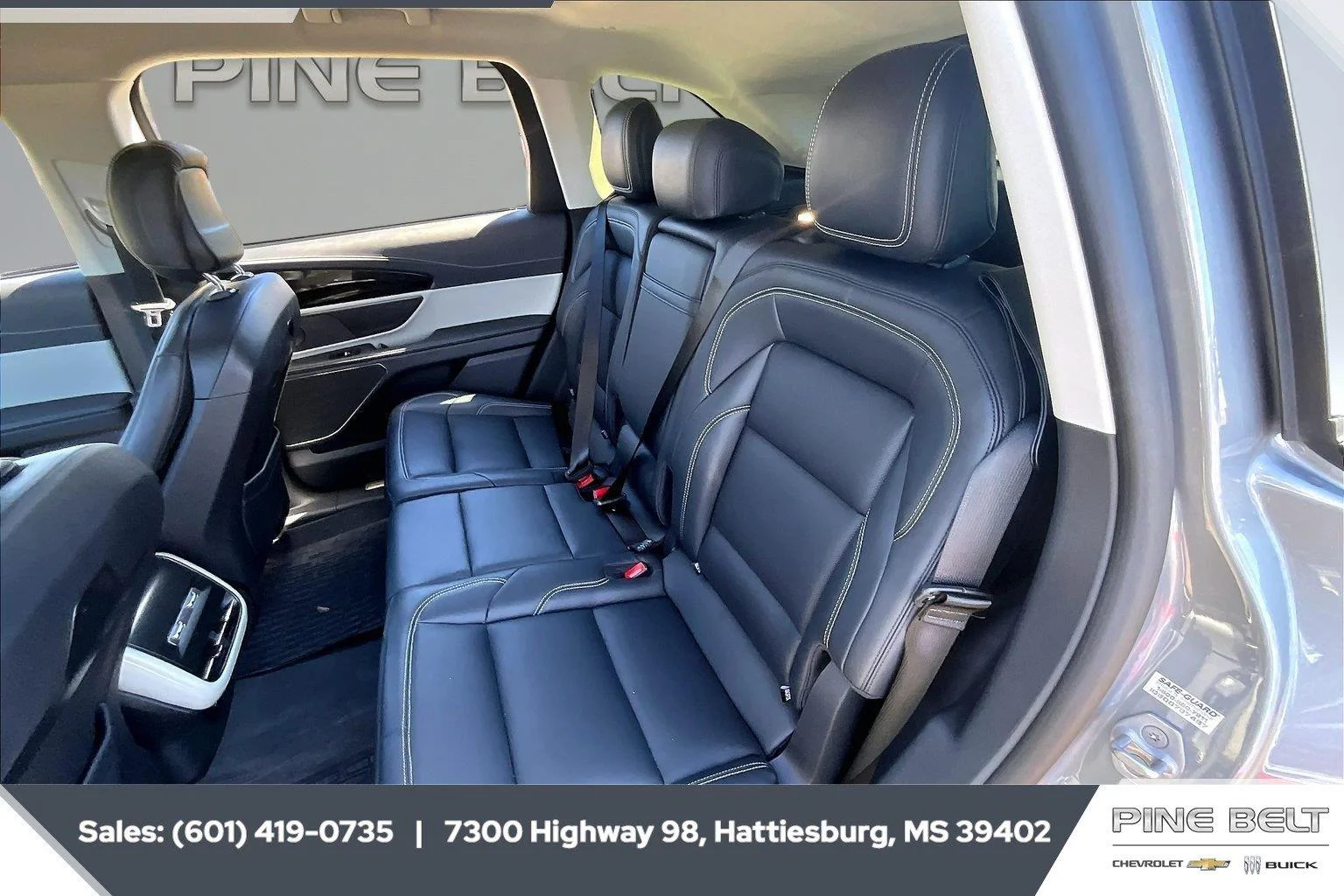 Used 2025 Lustrous Gray Metallic Lincoln Premiere image 19
