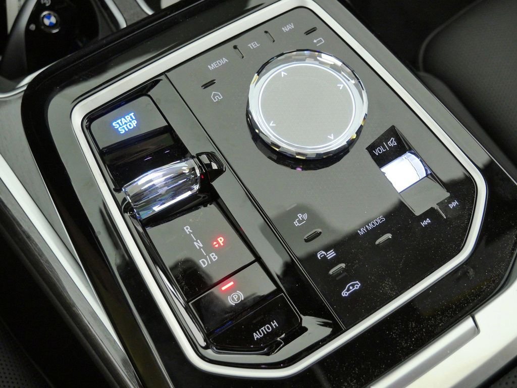 New 2026 Carbon Black Metallic BMW xDrive60 image 48