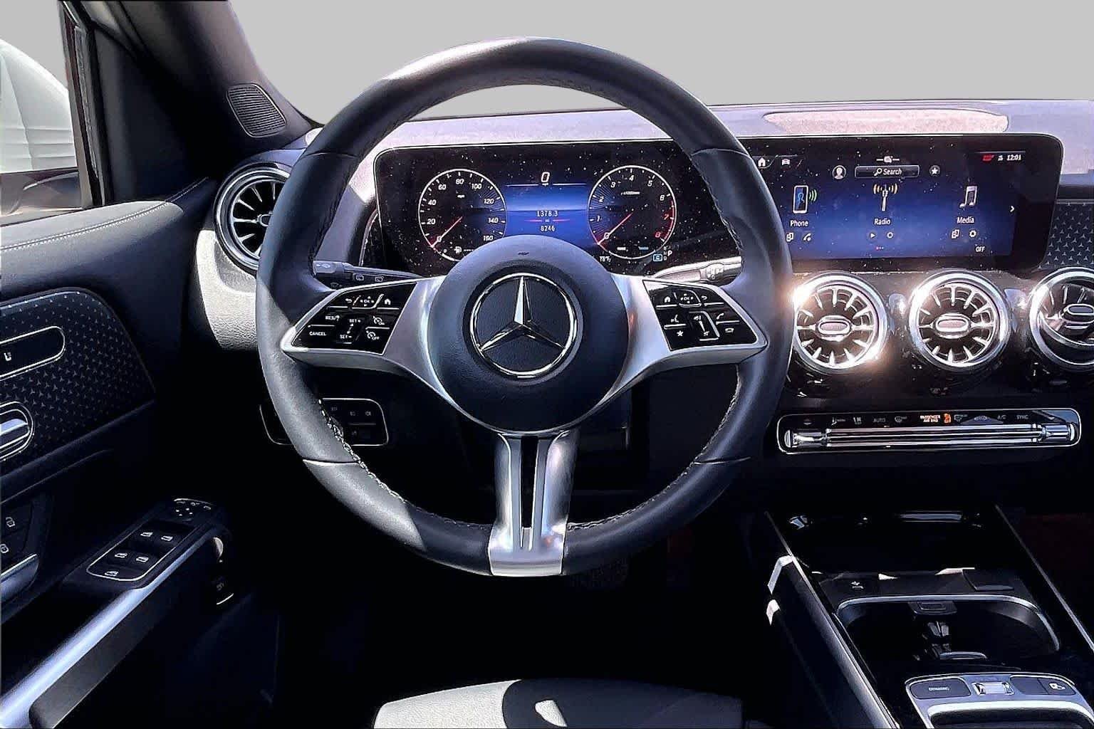 Used 2024 Polar White Mercedes-Benz GLB 250 image 6