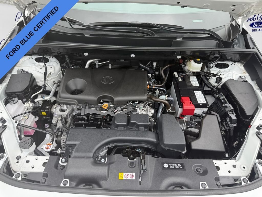 Used 2025 Beige Toyota XLE Premium image 17