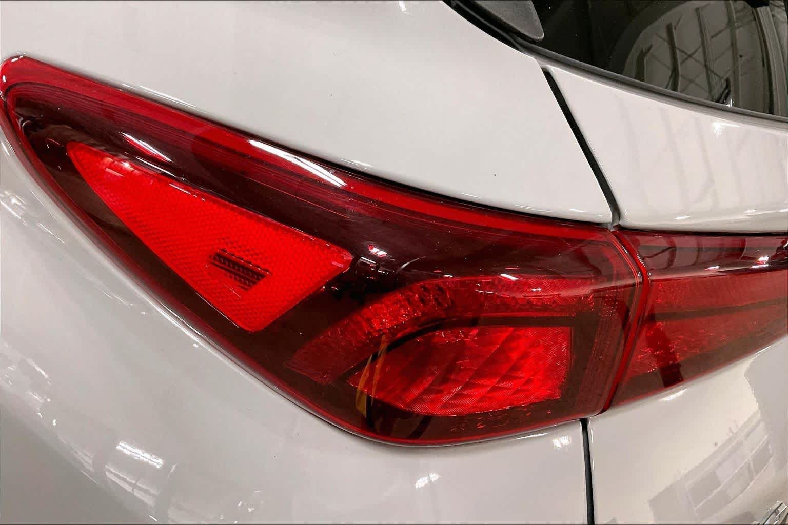 Used 2022 Cyber Silver w/Black Roof Hyundai SEL image 27