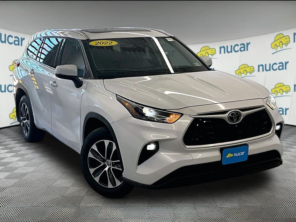 Used 2022 Pearl Toyota XLE image 1