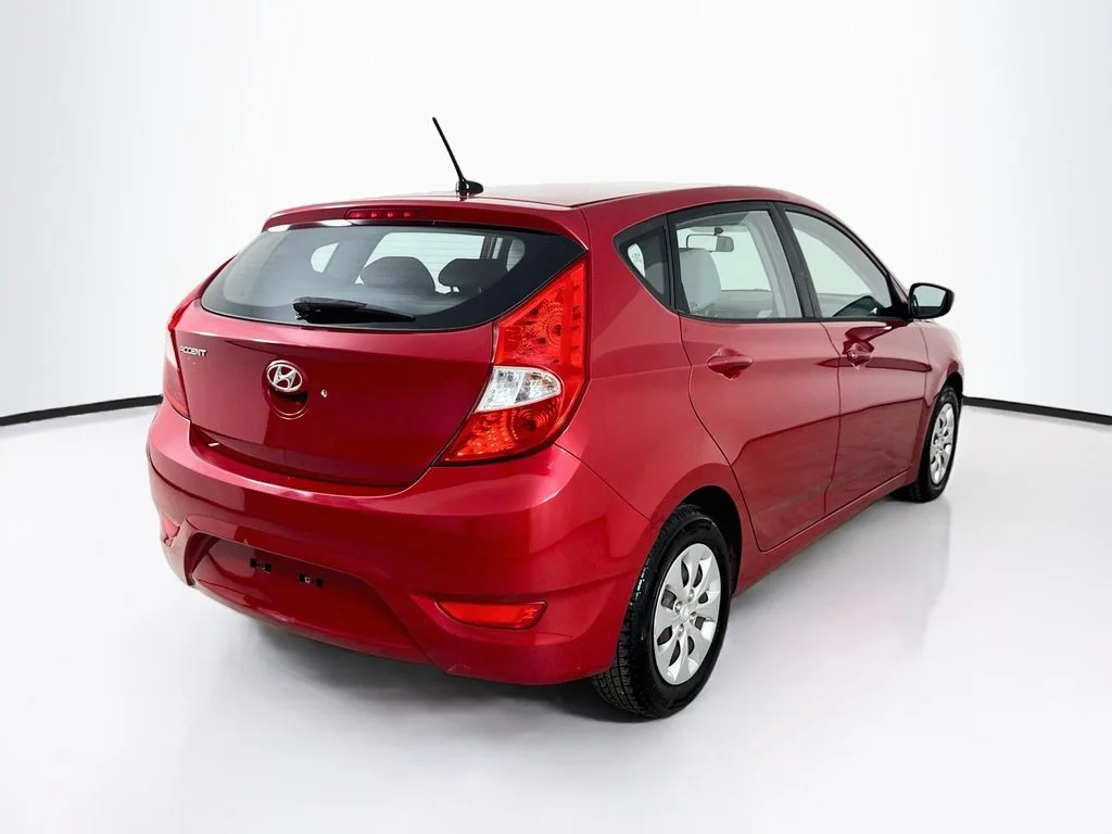 Used 2015 Red Hyundai GS image 7