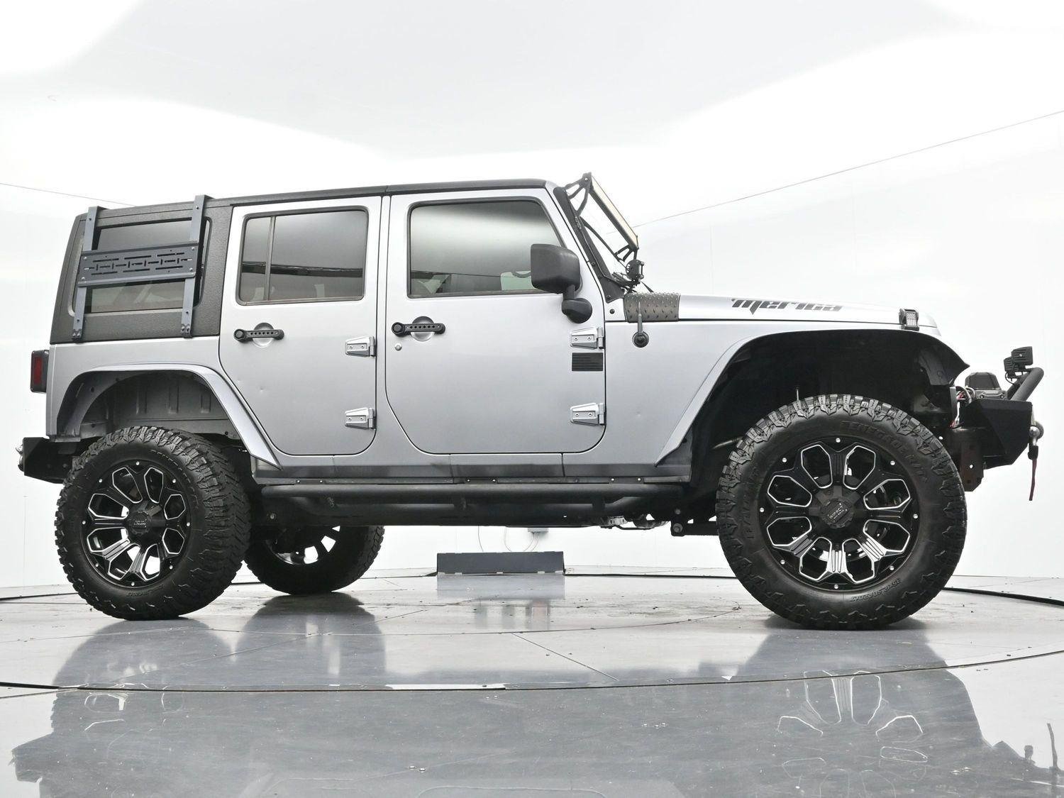 Used 2017 Billet Silver Metallic Clearcoat Jeep Smoky Mountain image 54