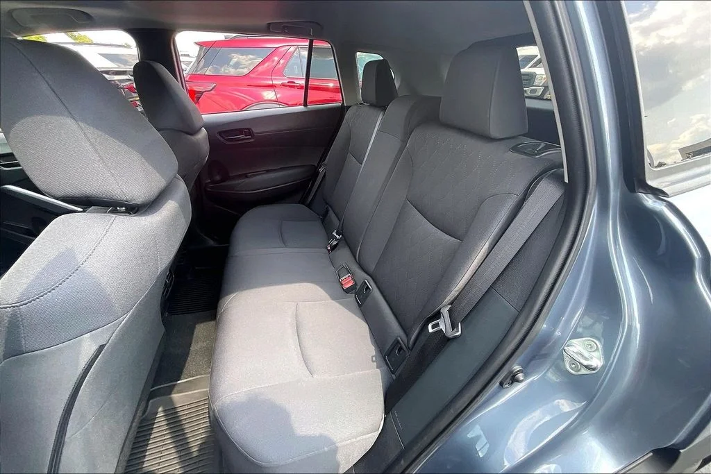 Used 2023  Toyota LE image 25