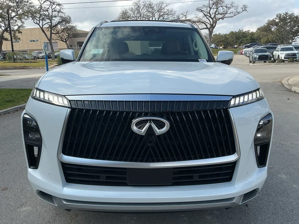 New 2026 RADIANT WHITE INFINITI Luxe 4WD image 2