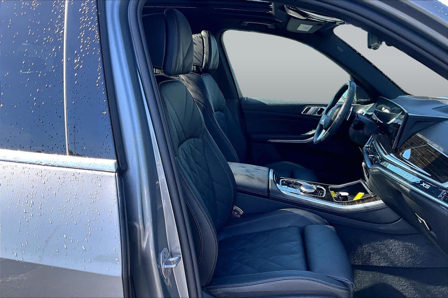 Certified Used 2025 Skyscraper Grey Metallic BMW sDrive40i image 9