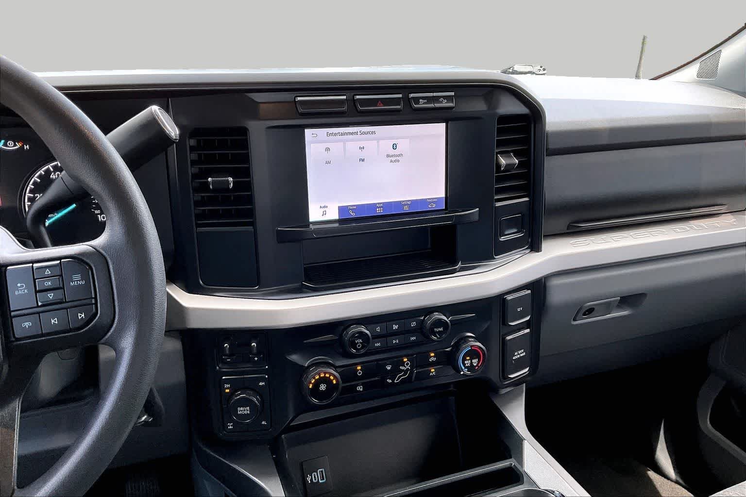 Used 2024 Oxford White Ford XLT image 7