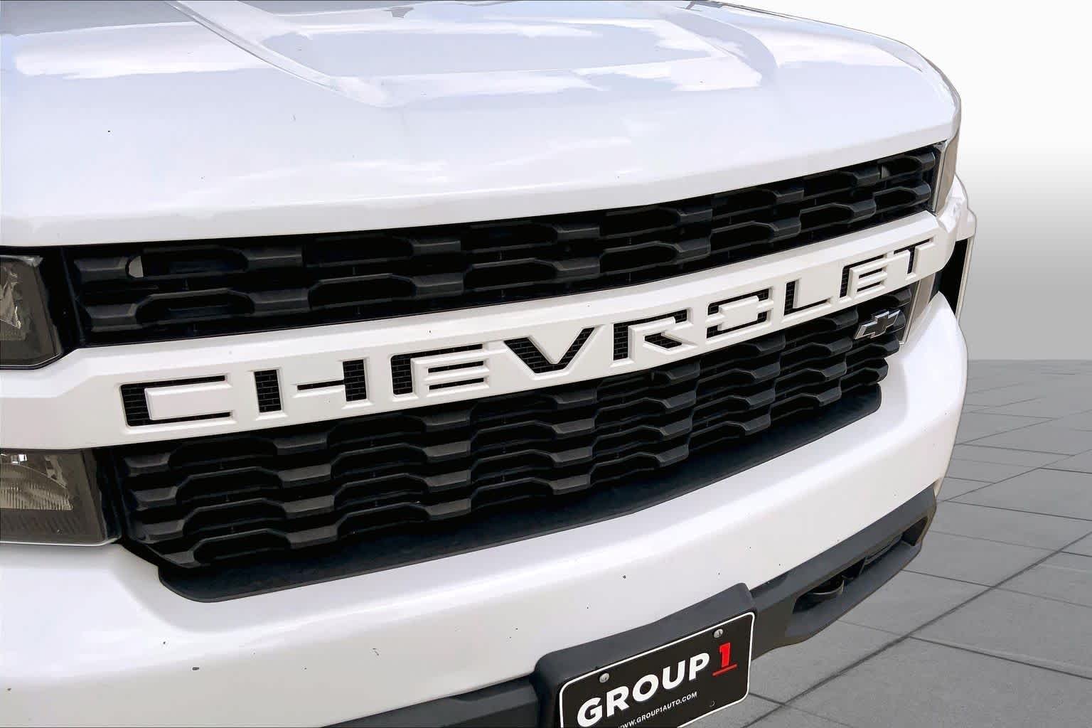 Used 2022 Summit White Chevrolet Custom image 29