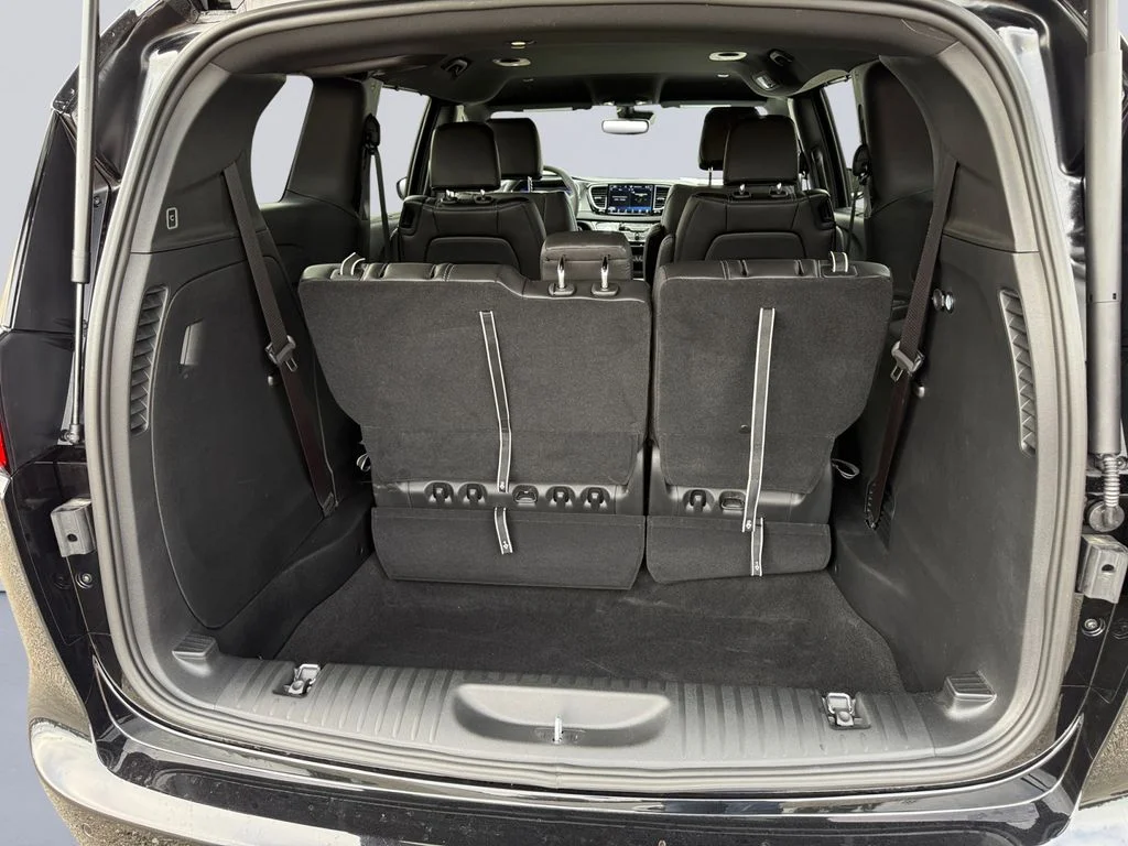 2025 Chrysler Voyager LX - Photo 20