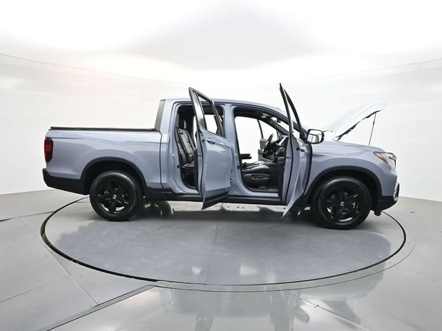 Used 2023  Honda Black Edition image 59