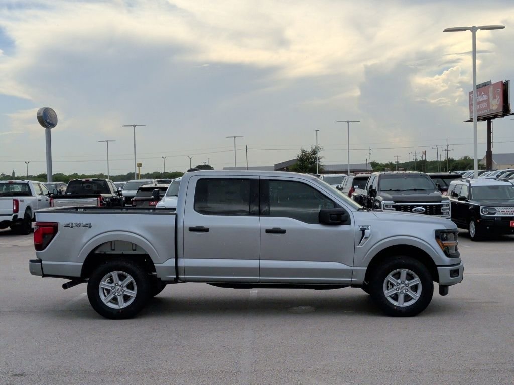 New 2026 Iconic Silver Metallic Ford XLT image 9