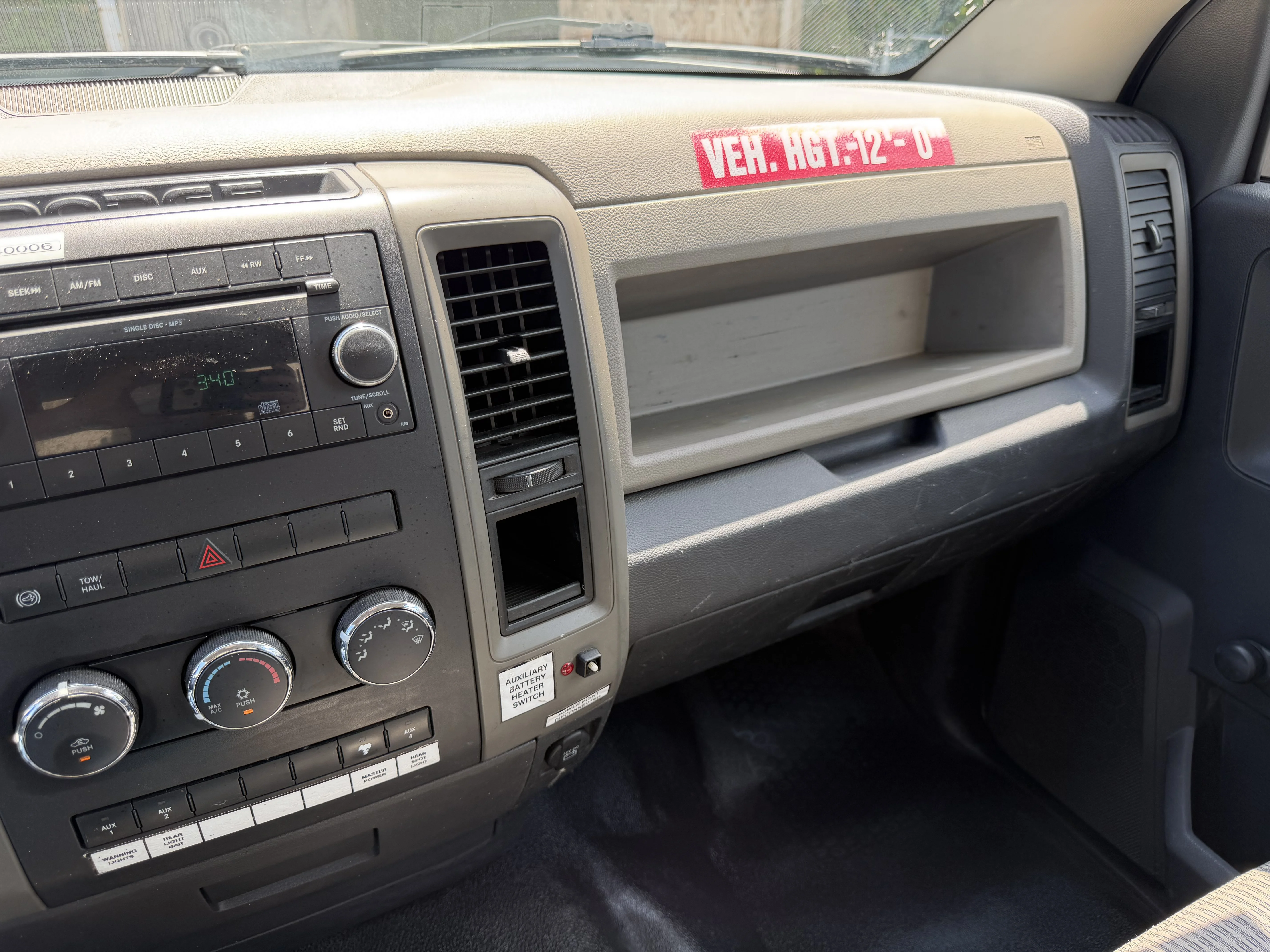 Used 2011 Bright White Ram  image 20