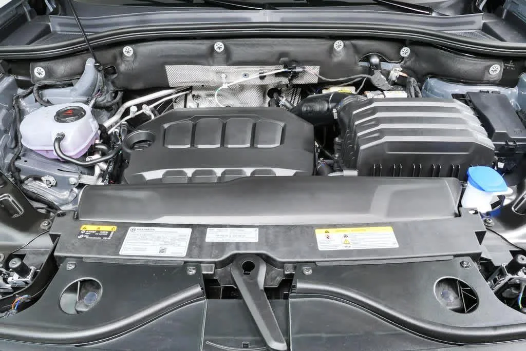 New 2026 Pure Gray Volkswagen 2.0T SEL Premium R-Line image 34